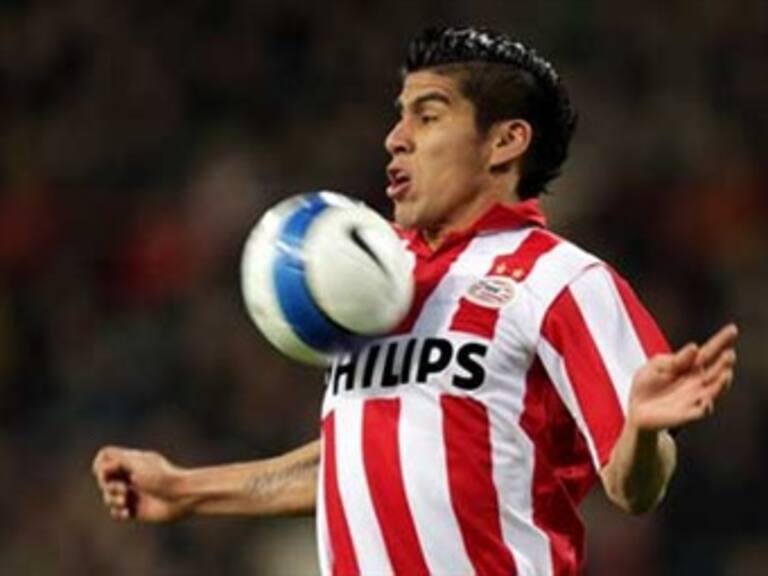 Con aportación de Salcido en el marcador PSV gana al FC Utrecht