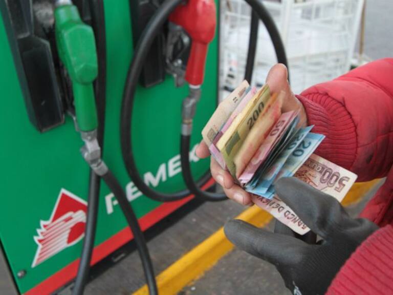PRD propone iniciativa para revertir “gasolinazo”