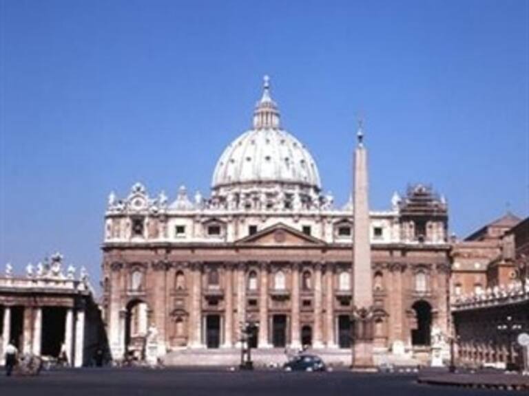 Tira Anonymous web de El Vaticano