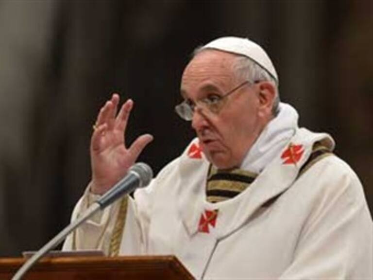Preside Papa Francisco primer Vía Crucis