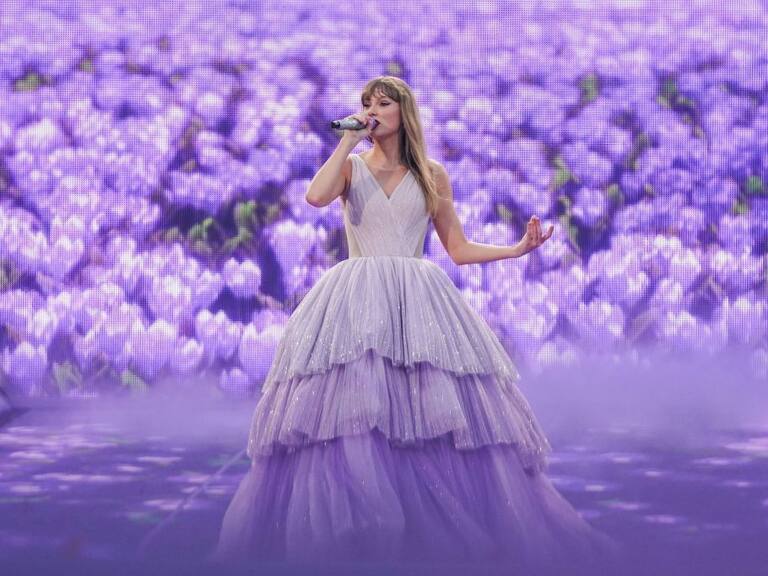 Taylor Swift se dijo consternada y sin palabras por la muerte de tres niñas apuñaladas en Reino Unido, durante un evento centrado en su música.