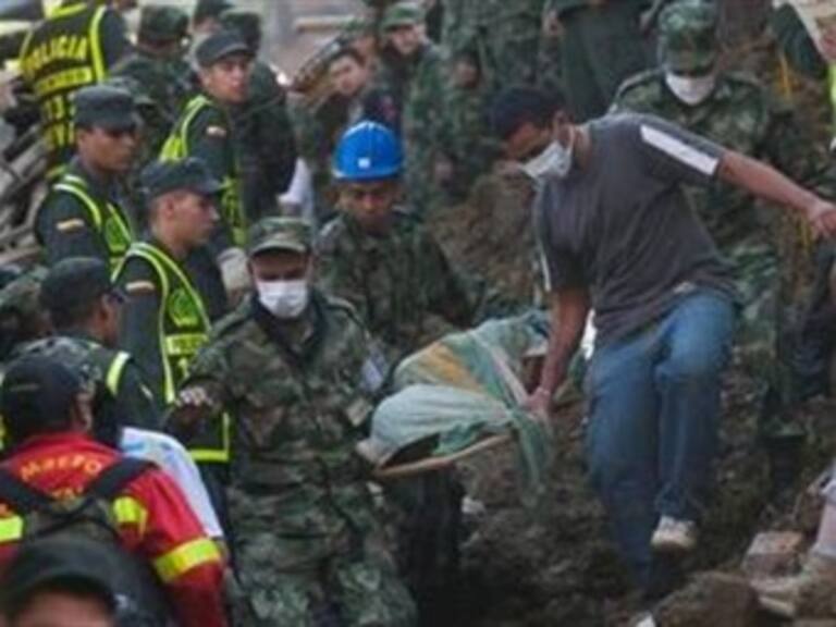 Suman 62 cadáveres rescatados tras alud en Colombia