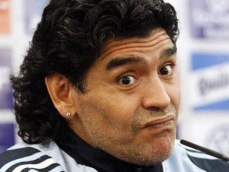 Abrirá FIFA expediente a Maradona