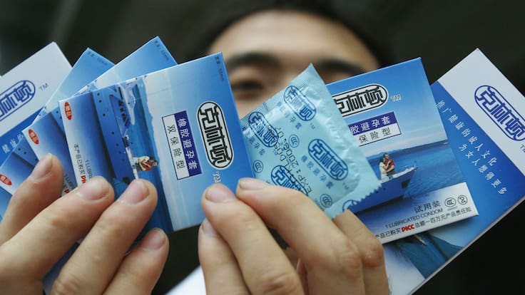 Condones en China subirán de precio con nueva aplicación de IVA ante la baja población y desplome de nacimientos