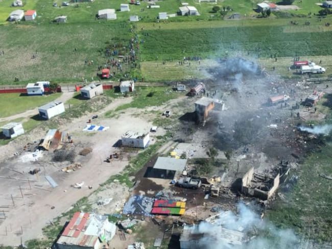 Explosión de polvorín deja 24 muertos en Tultepec
