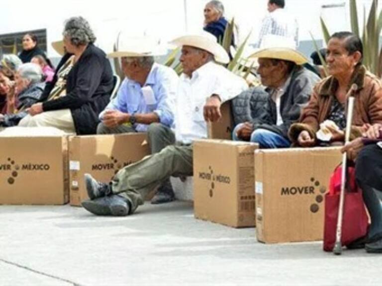 ​Denuncian diputados panistas venta de pantallas entregadas por SCT