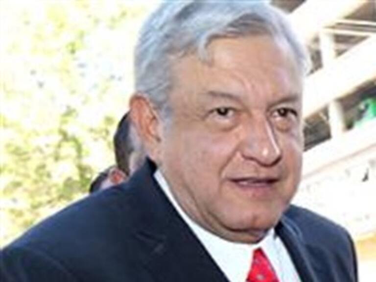 Llega AMLO al Senado
