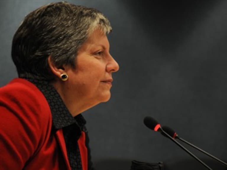 Renuncia Napolitano como secretaria de Seguridad Interna de EU