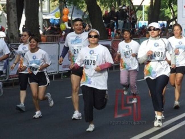 Participan más de 3 mil atletas en VI Carrera del Día de la Familia