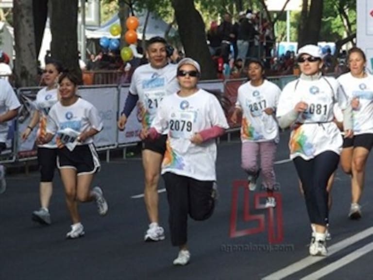 Participan más de 3 mil atletas en VI Carrera del Día de la Familia