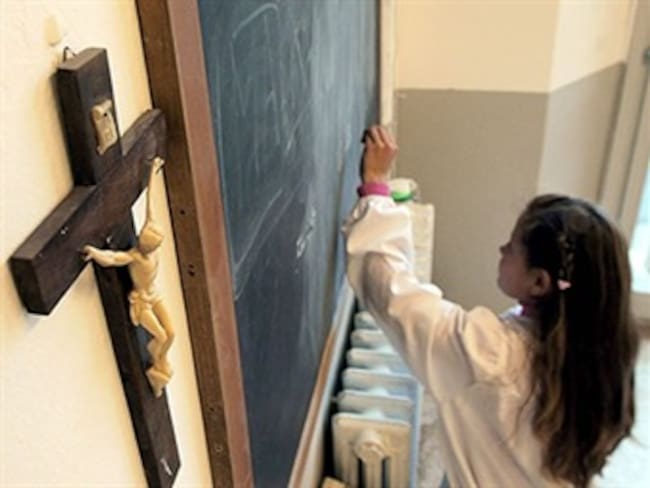 Celebra Vaticano fallo europeo en favor de crucifijos en escuelas