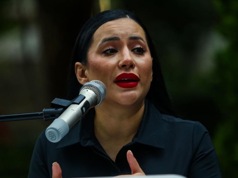 Acusa Cuevas a Sheinbaum de comprar medios para atacarla por feminicidio de Ariadna.