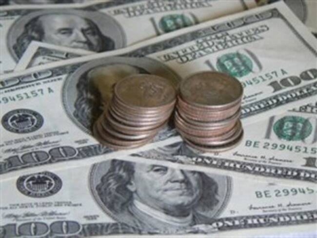 Llega dólar a $14.10 a la venta