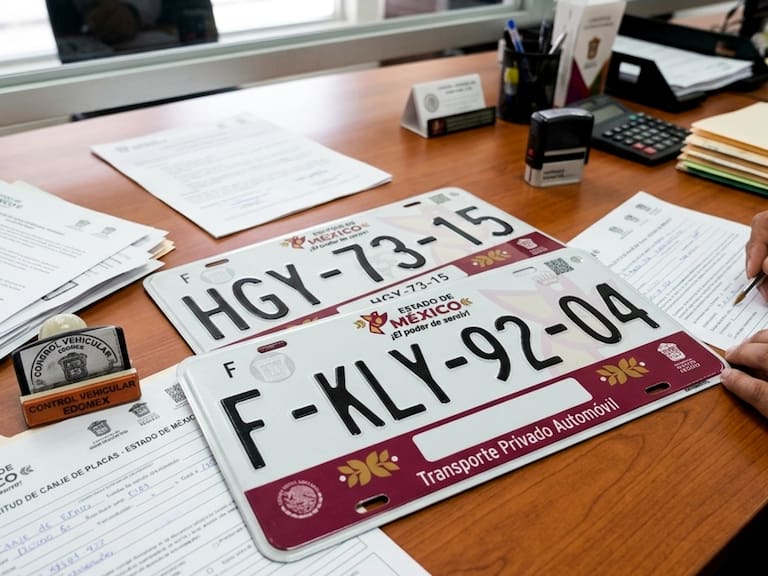 Contar con todos los documentos y placas es importante para completar el reemplacamiento en el Estado de México.