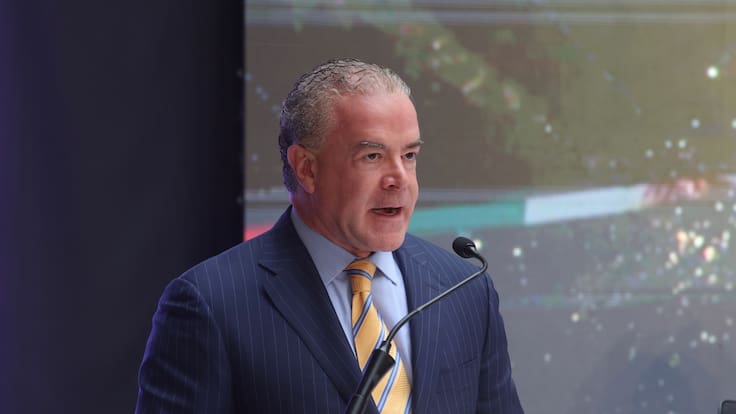 Dueño de Miss Universo revela otro contrato con Pemex que no se habría ejercido y que el certamen no es negocio