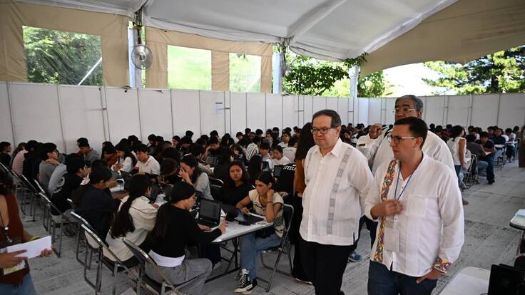 Examen UNAM: rector supervisa aplicación para ingreso a licenciatura