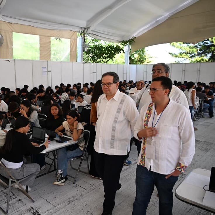 Examen UNAM: rector supervisa aplicación para ingreso a licenciatura