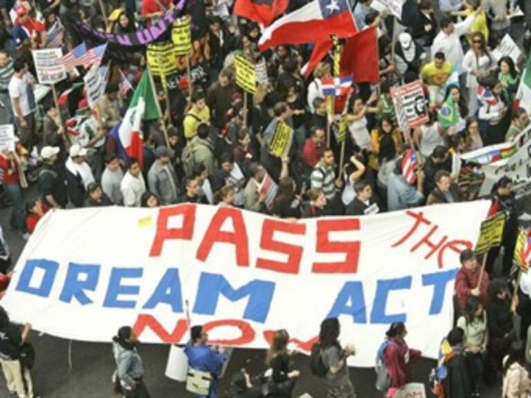 Pide coalición a legislatura de NY incluir en presupuesto el Dream Act