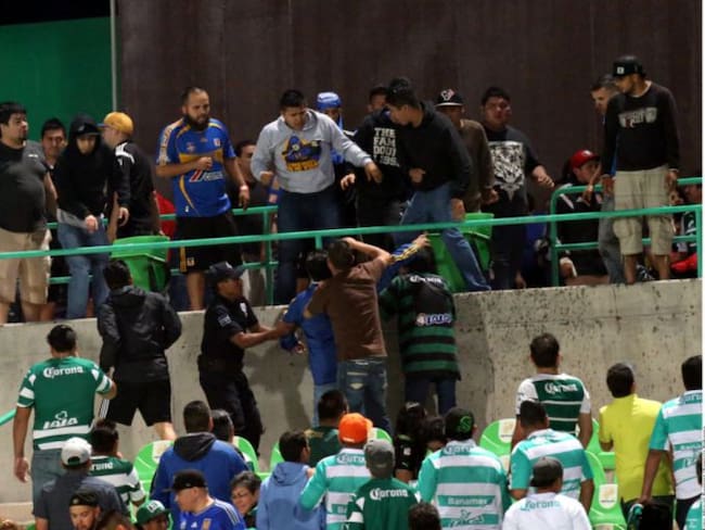 La FMF emite aviso de veto a Estadio Corona tras riña entre aficionados