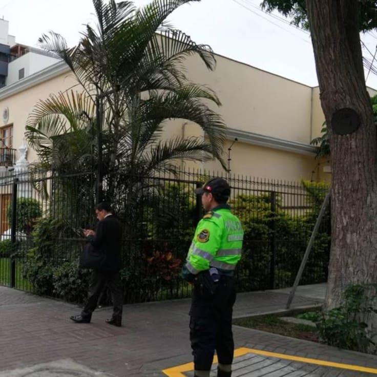 Embajada de México en Lima bajo vigilancia extrema por riesgo de fuga de exministra Betssy Estrada