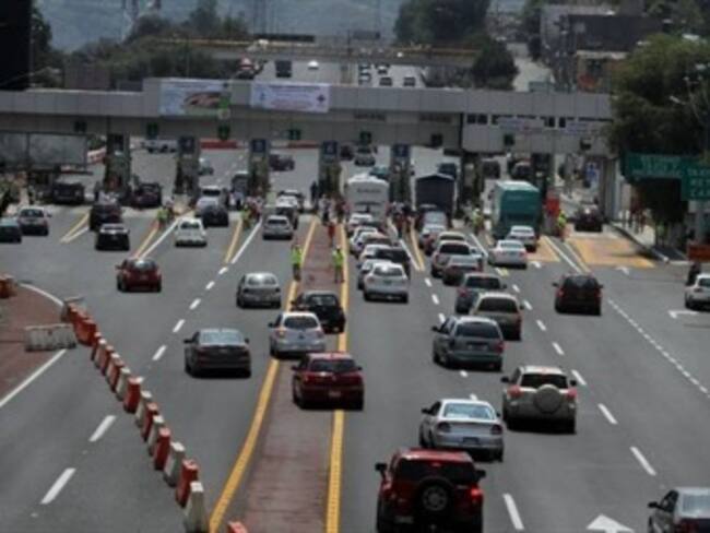 Registra carretera México-Toluca mayor afluencia vehicular