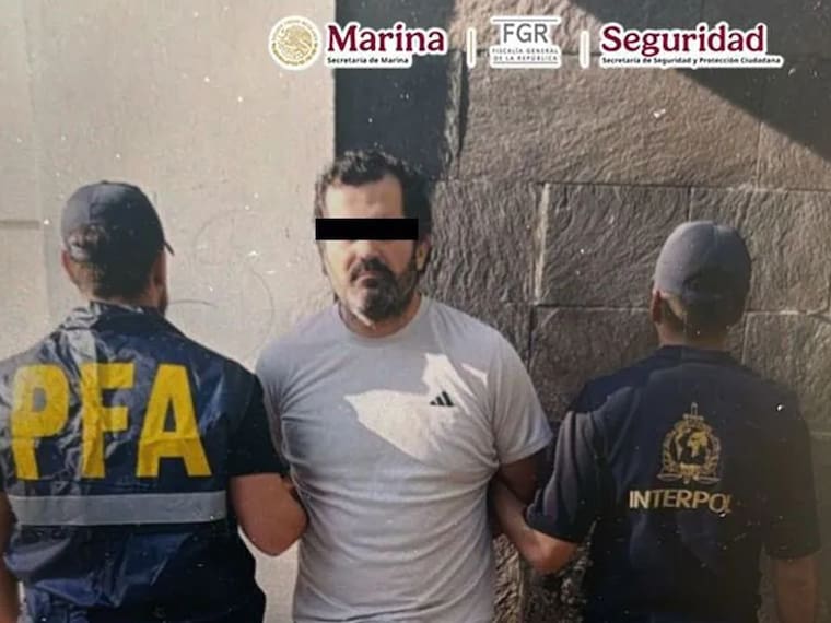 Sheinbaum informa que contraalmirante Farías Laguna podría ser extraditado a México; sin embargo, defensa de marino rechaza que haya constancia jurídica para su traslado.