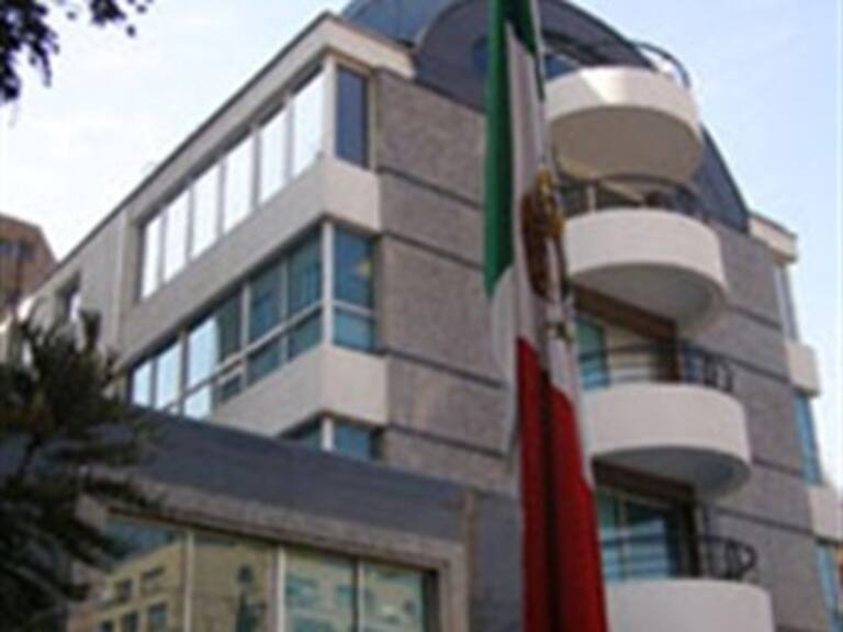 Chile investiga ataque a embajada mexicana