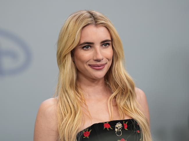 Emma Roberts se casa con Cody John en una boda vintage rodeada de su familia y amigos