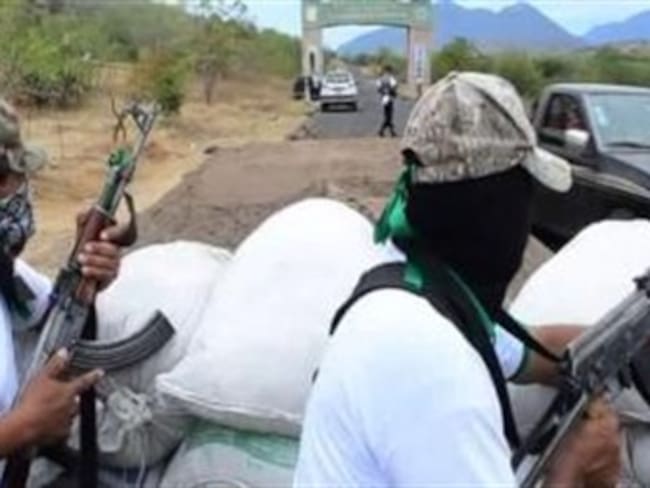 Ingresan autodefensas a Huetamo