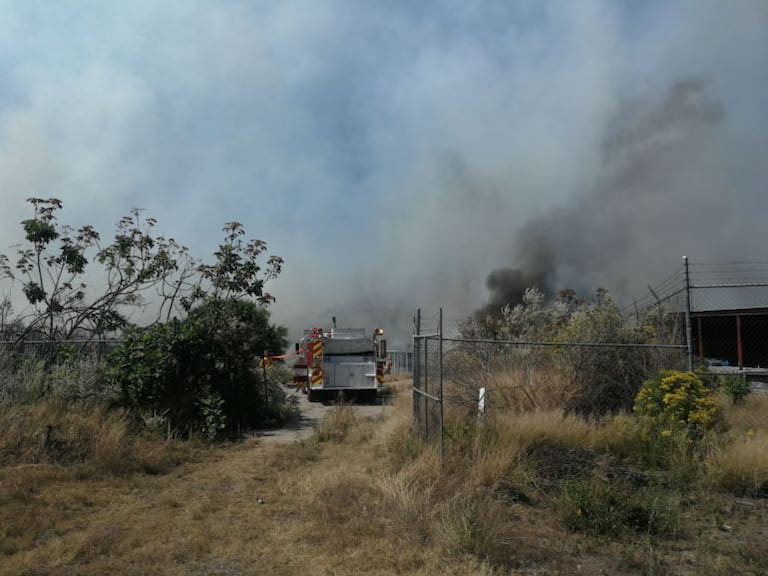 Sofocan incendió cerca del estadio de Las Chivas