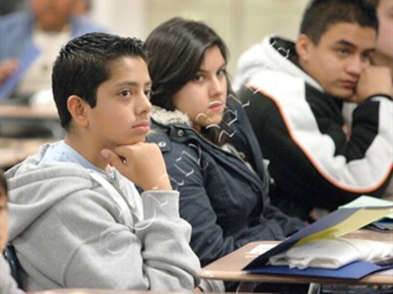 Afectan estereotipos étnicos a jóvenes latinos en EUA