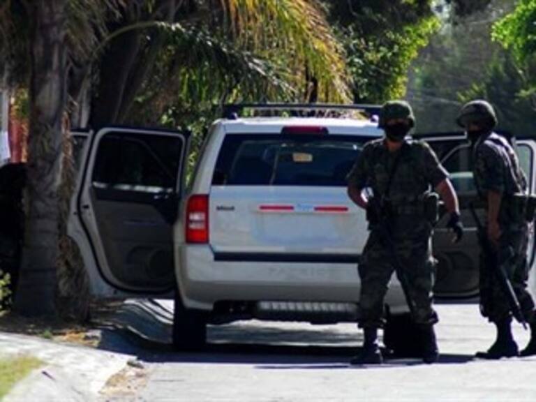 Decomisan militares avioneta, droga y armas en operativos en Sinaloa