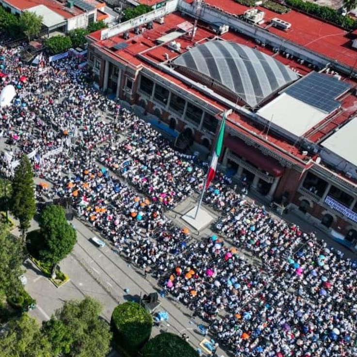Más de 60 mil mexiquenses, encabezados por la Gobernadora Delfina Gómez, acompañan la rendición de cuentas presidencial