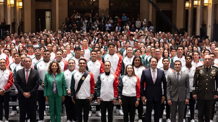 Sheinbaum abandera a delegación mexicana rumbo a los Juegos Centroamericanos y del Caribe 2026