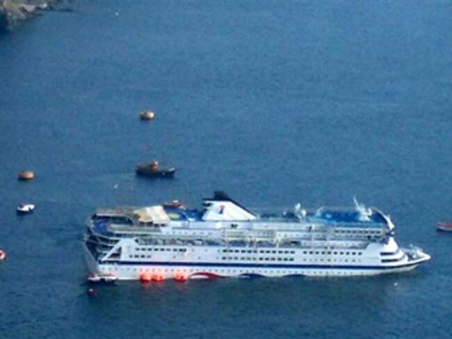 Mueren 12 personas tras hundirse barco en Vietnam