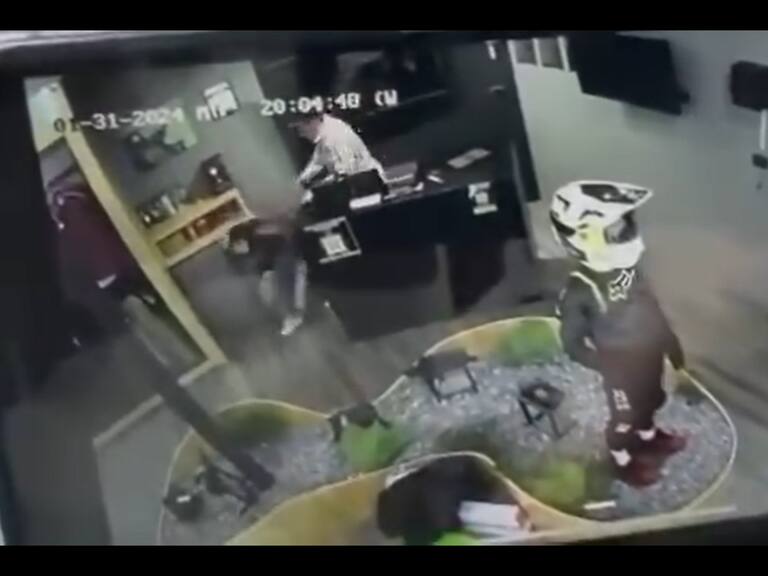 Todo quedó registrado en las cámaras de vigilancia