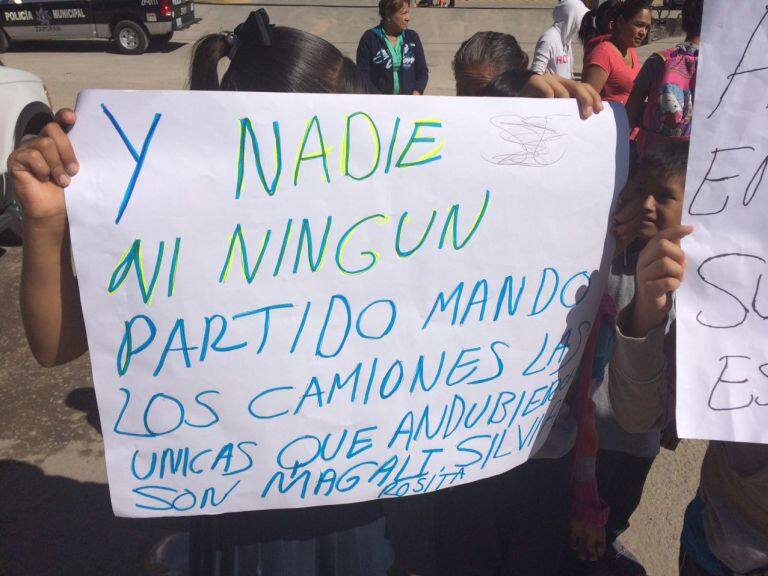 Vecinos de San Esteban se manifiestan contra la empresa Omnibus