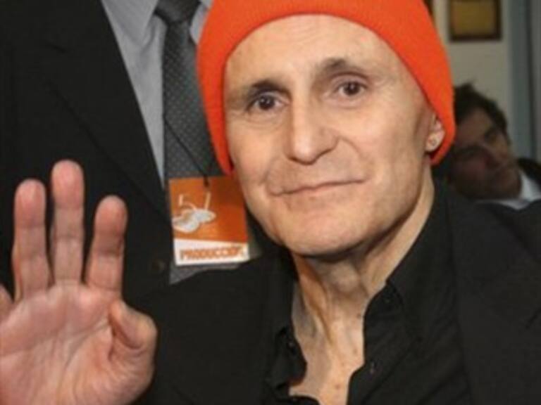 Entierran a Leonardo Favio tras multitudinario velorio en Argentina