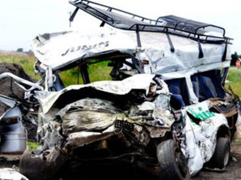 Choca camión de la Banda Machos en la Puebla- México