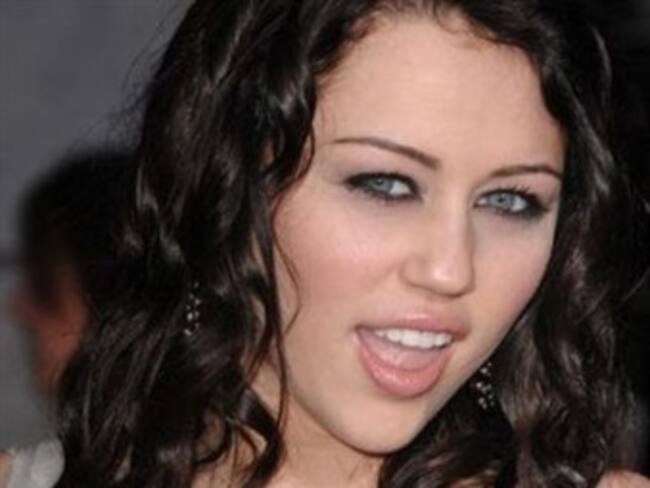 Comparece ante Corte de EU acosador de Miley Cyrus
