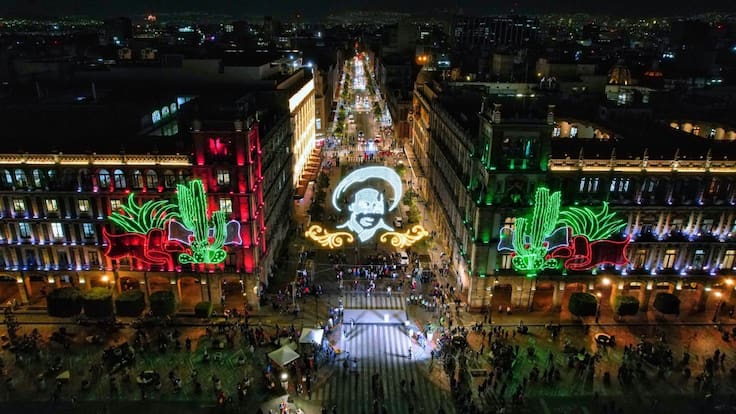 El Zócalo se llena de luz con el alumbrado del 20 de noviembre | FOTOS