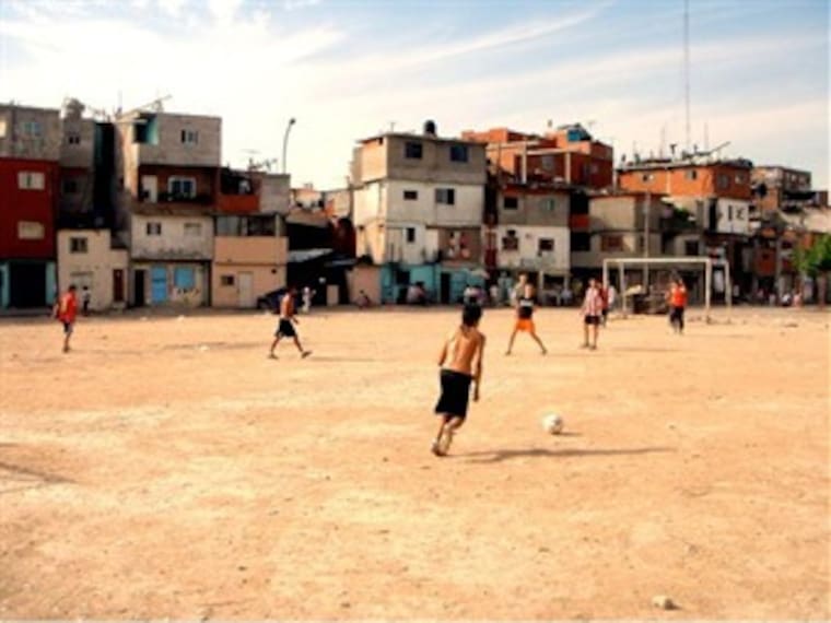 Fútbol, ¿alivio para los problemas sociales de Brasil?. Escucha ‘El Pretexto del Balón’