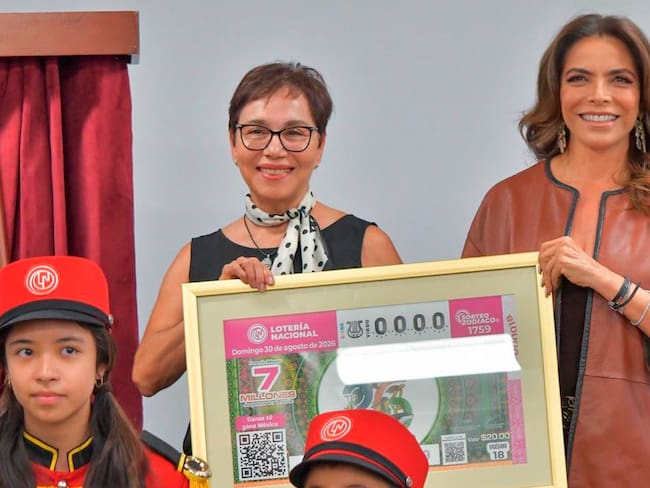 Semarnat, Conanp y Lotería Nacional develan billete conmemorativo por el 26 aniversario de la institución dedicada a la protección del patrimonio natural del país