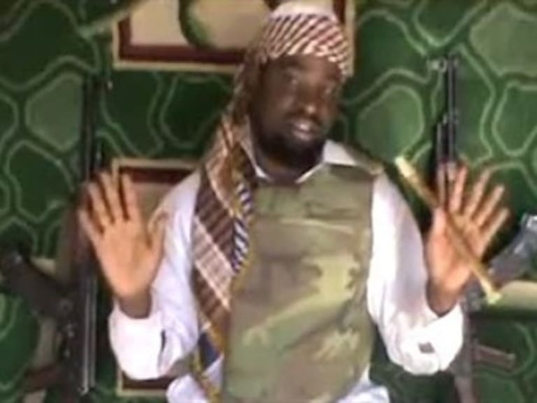 Pide líder de Boko Haram liberación de prisioneros a cambio de las niñas en Nigeria