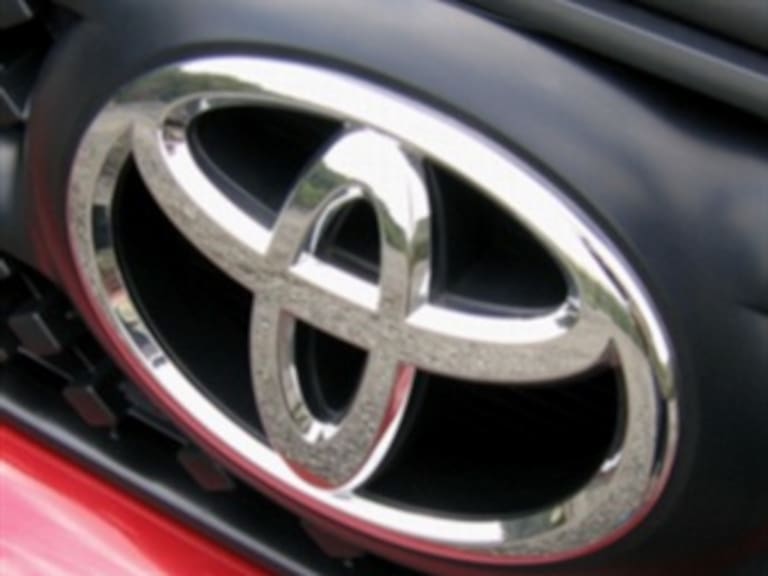 Abrirá Toyota plazas laborales por contrato