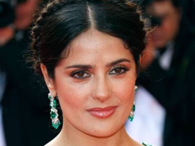 Premian a Salma Hayek por abrir puertas de Hollywood a los latinos