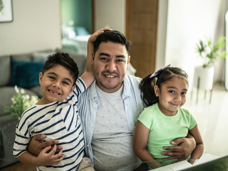 La celebración del Día del Padre se remonta a 1910, cuando Sonora Smart Dodd, una mujer originaria de Spokane, Washington, quiso honrar a su papá.