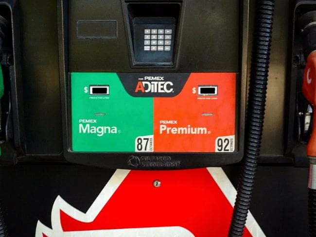 Gasolina Magna (Regular) no sube, Premium no entra en acuerdo de mantener precios para 2026, así lo explicó Sheinbaum