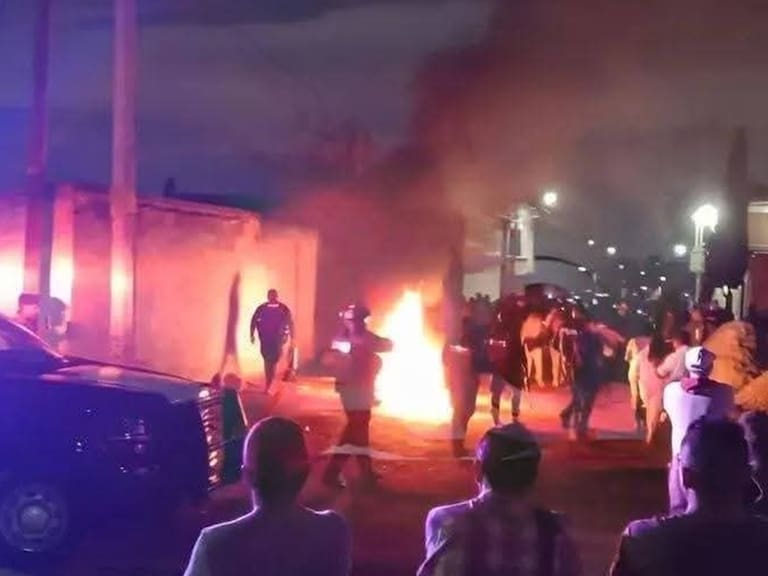 Linchamiento en Chalco termina con la vida de dos hombres que fueron retenidos y agredidos por presunto robo y abuso.