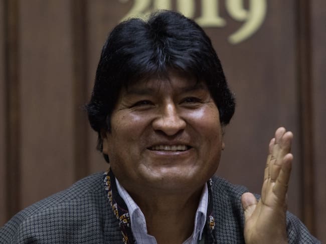 Formaliza Noroña cooperacha de diputados para manutención de Evo Morales